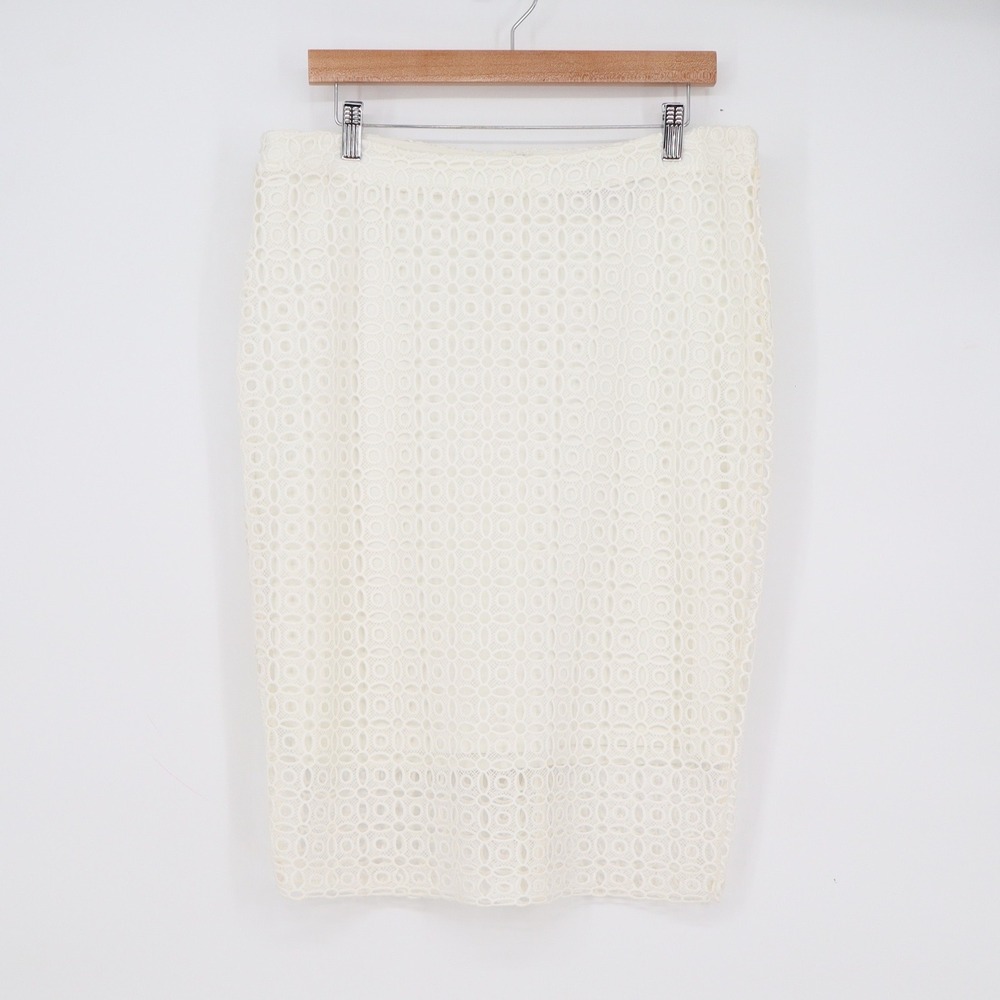 HM+ White Eyelet Lace Pencil Skirt Plus Size L Knee Length Lined